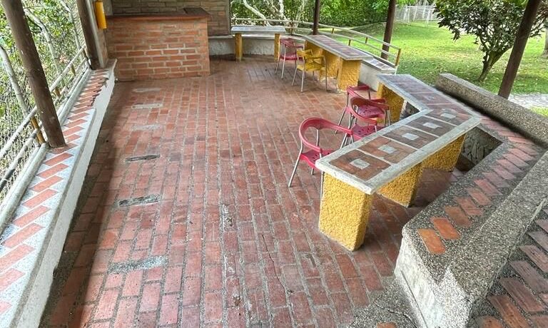 16e23376-9c09-406b-9552-cad63cc5d8ee